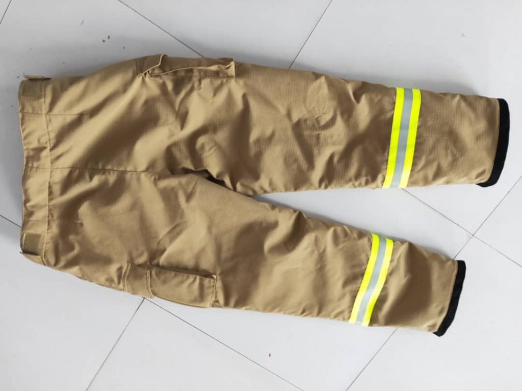 ⁦معدات وملابس رجال الاطفاء⁩ - الصورة ⁦5⁩